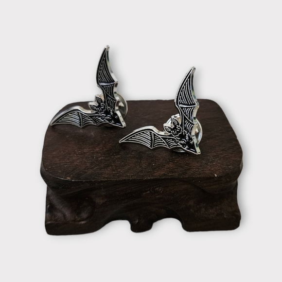 Bat pins - Picture 1 of 2